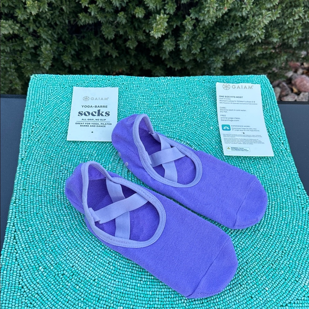 GAIAM Lavender Yoga Socks-brand new/never used-originally packed. - Picture 12 of 17